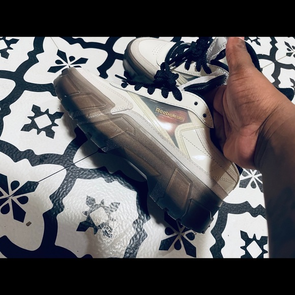 Reebok Womens Cardi B Sneakers Size 5 1/2 - Picture 4 of 7